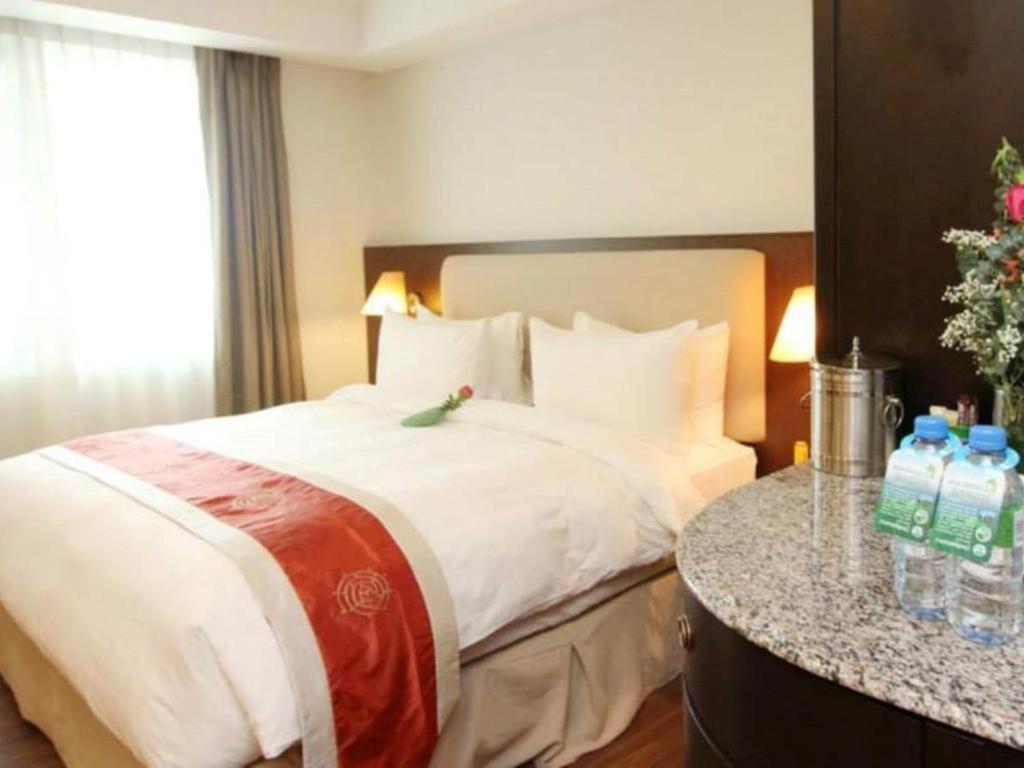 Plaza Sutera Biru Hotel Kuala Belait Buitenkant foto