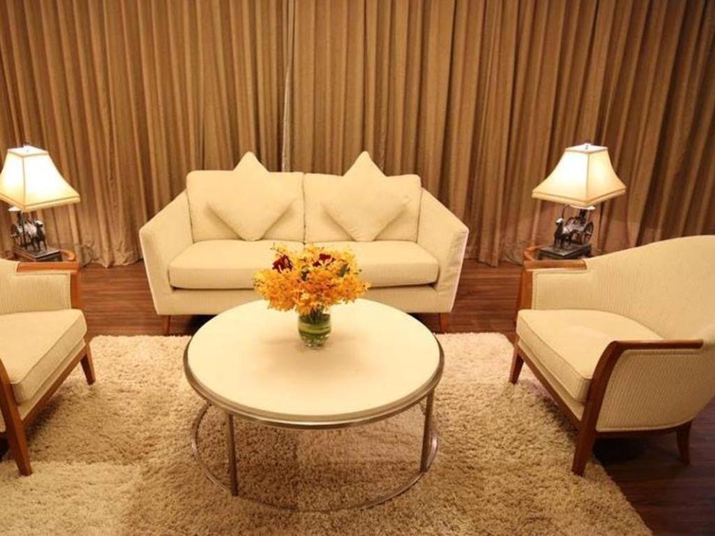 Plaza Sutera Biru Hotel Kuala Belait Buitenkant foto