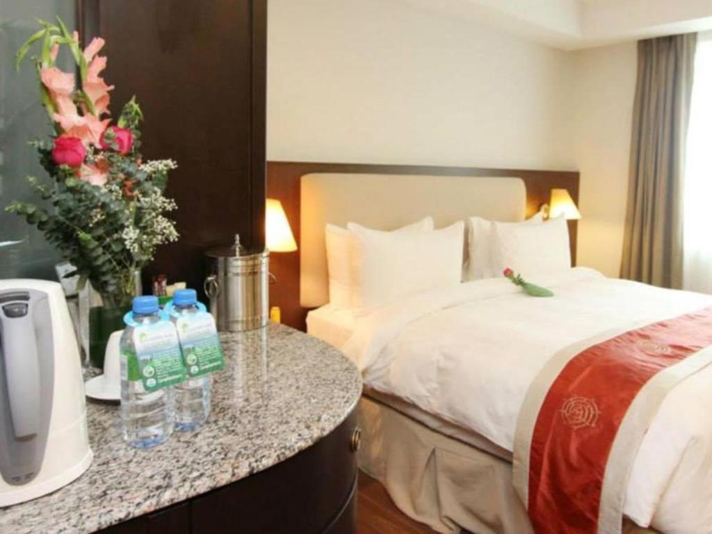 Plaza Sutera Biru Hotel Kuala Belait Buitenkant foto