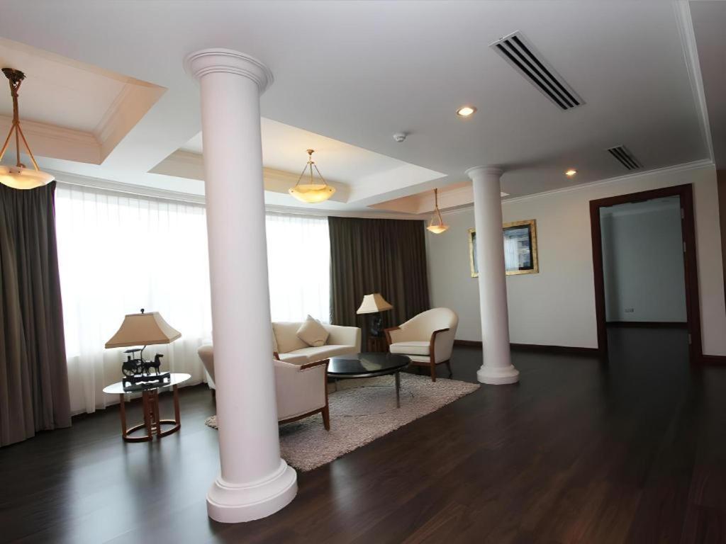 Plaza Sutera Biru Hotel Kuala Belait Buitenkant foto