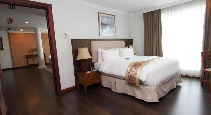 Plaza Sutera Biru Hotel Kuala Belait Buitenkant foto